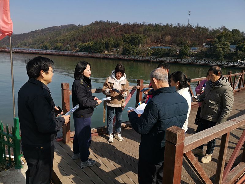 依法保护湿地 共建美好家园——上犹县林业局开展2023年“世界湿地日”宣传活动 - 关注森林