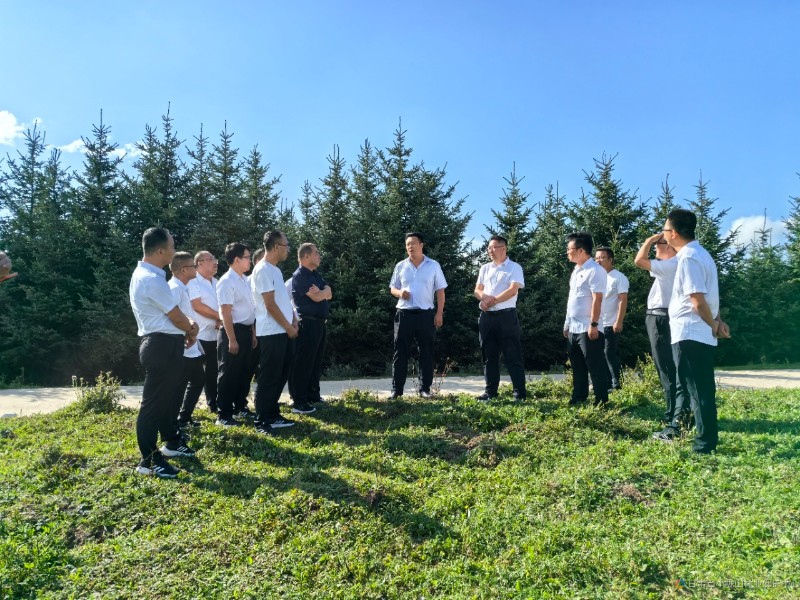 省小陇山林业保护中心黑虎林场与云坪林场开展党建结队共建活动 - 关注森林