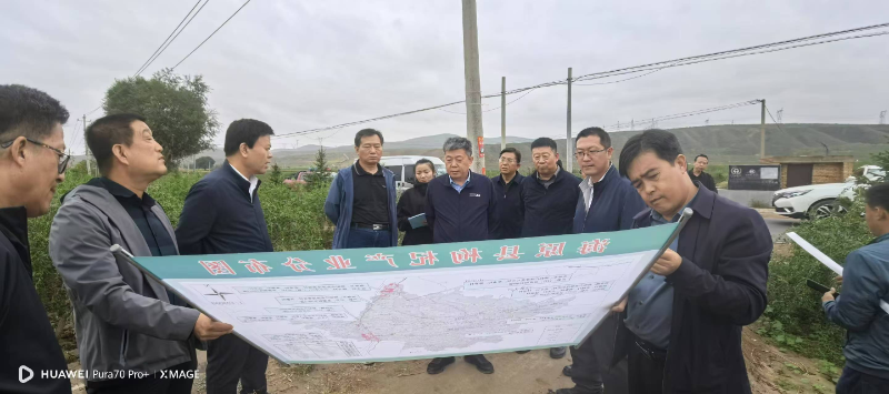 调研组一行，深入海原县围绕黄河沿岸保护修复、防沙治沙、湿地保护和枸杞产业发展等项目谋划开展实地调研。