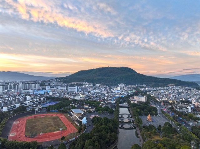 騰沖朝霞航拍20250106劉正凡攝 (12).JPG