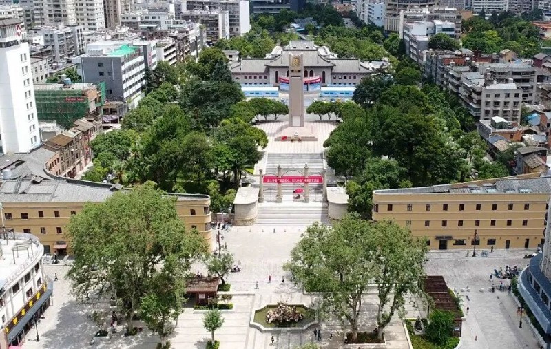 勝利堂廣場.jpg