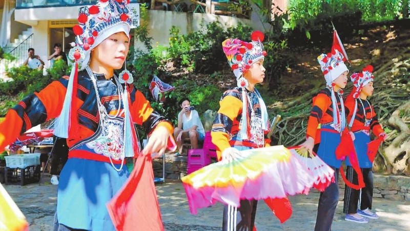 國(guó)家級(jí)非物質(zhì)文化遺產(chǎn)代表性項(xiàng)目沙戲走進(jìn)廣南壩美世外桃源景區(qū)