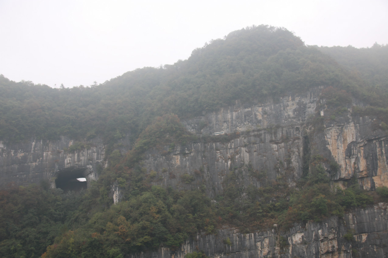 鬼斧神工,开天辟地——五峰千丈岩