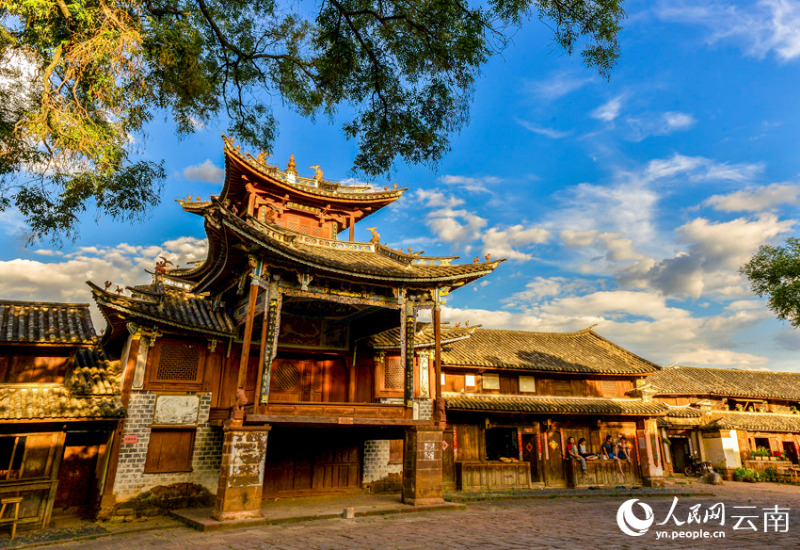 沙溪古鎮(zhèn)寺登街的古戲臺(tái)。楊繼培攝