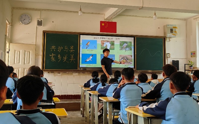 工作人員到校園開(kāi)展宣講