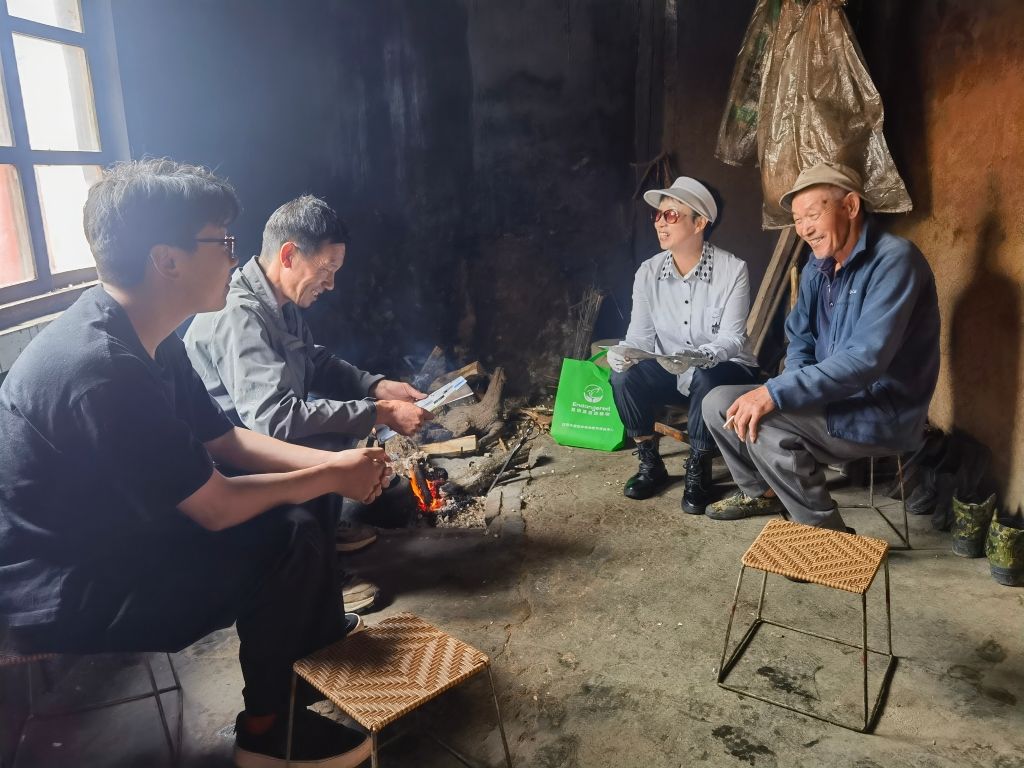 走村入户宣传野生动植物保护