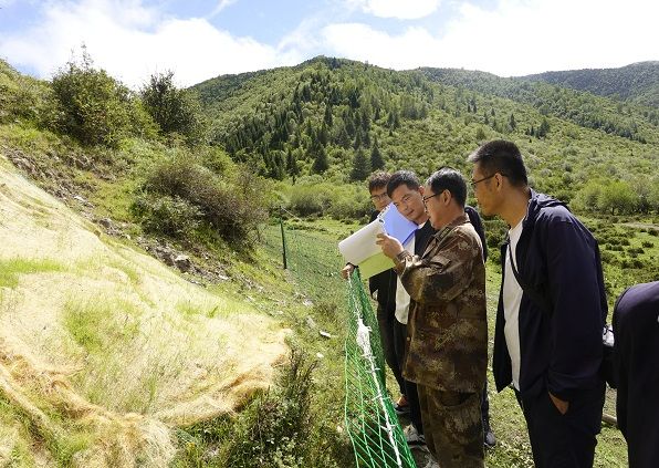 洮河管护中心对2023年度草原生态修复治理项目开展自检验收 - 副本.JPG