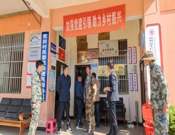 嵩明县森防指常务副指挥长检查全县“清明节”期间森林草原防灭火工作 关注森林 
