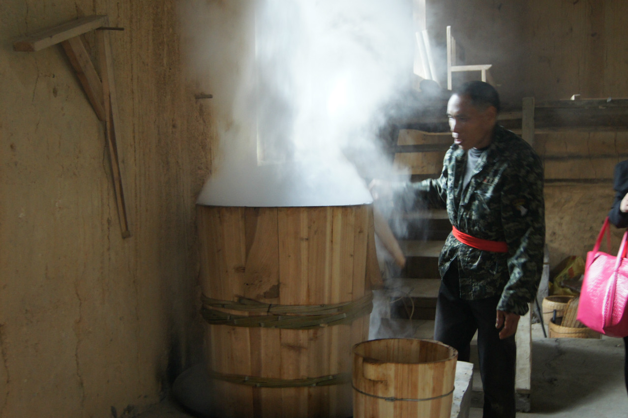 开化山茶油开榨了！千年古法榨油技艺令人惊叹！（视频）_油茶