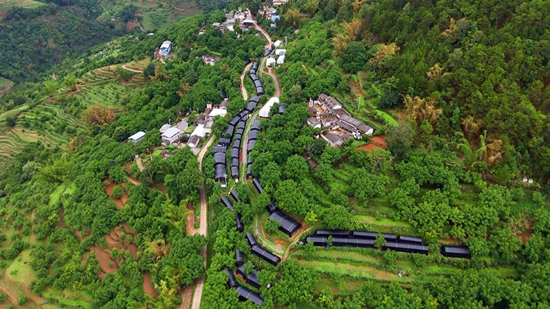 航拍小香菌種植基地--景東縣融媒體中心供圖