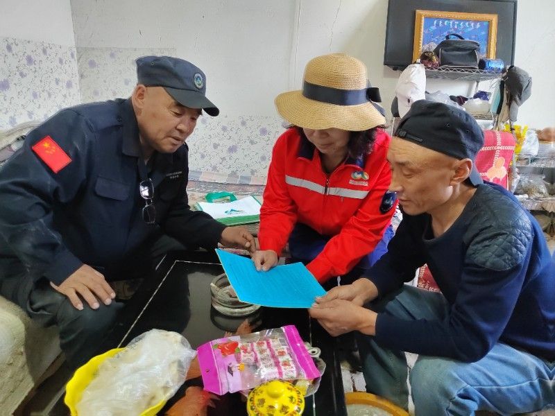 以林长制为抓手 打击野生动植物非法贸易-石包城保护站积极开展“清风行动”宣传活动2.jpg