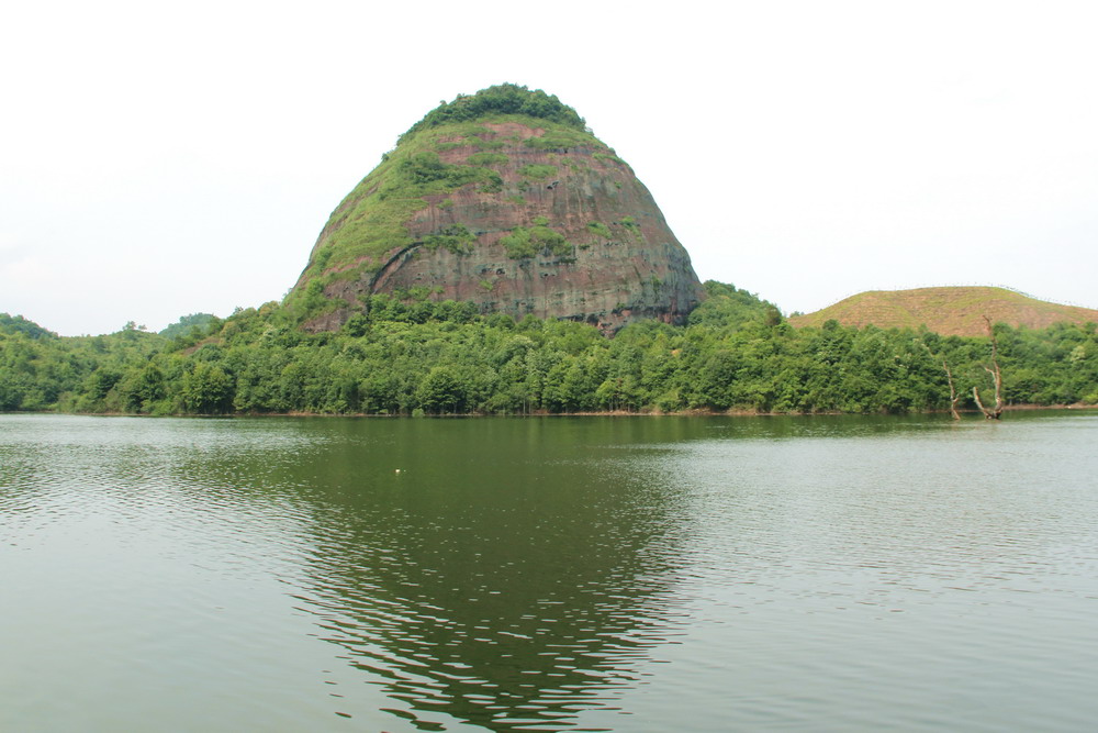 具有丹霞地貌的江西南丰傩湖国家级湿地公园2