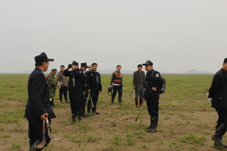 都昌执法人员联合野外巡护鄱阳湖区候鸟