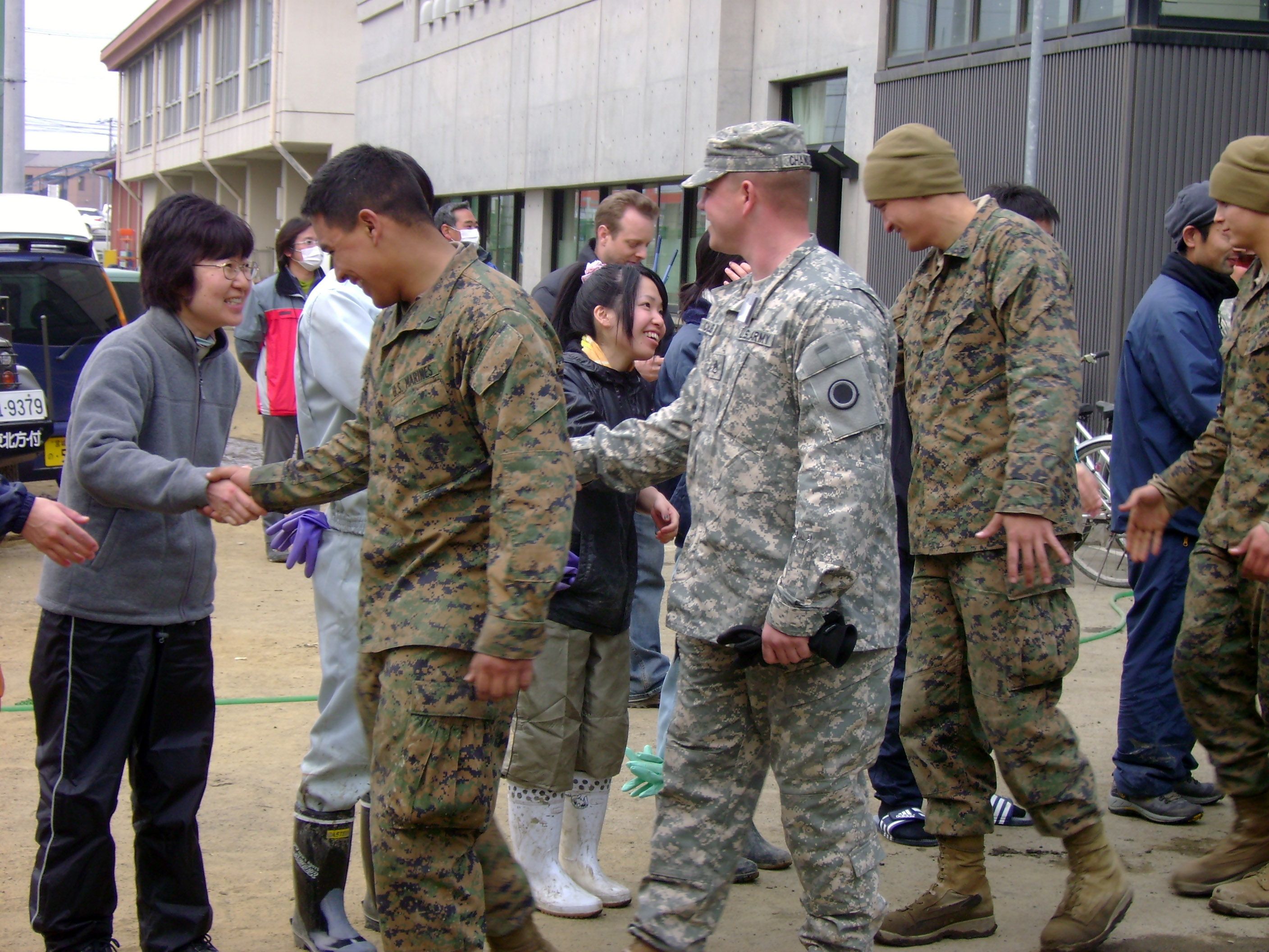 美國新冠疫情失控，全球9處基地拉響防控警報，亞太駐軍成重災區