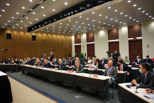 外交部就中國-世衛組織新冠病毒溯源聯合研究舉行吹風會