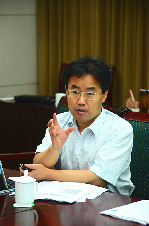 专家组成员国家林业局亚太网络中心副主任王春峰向研建单位提出指导意见