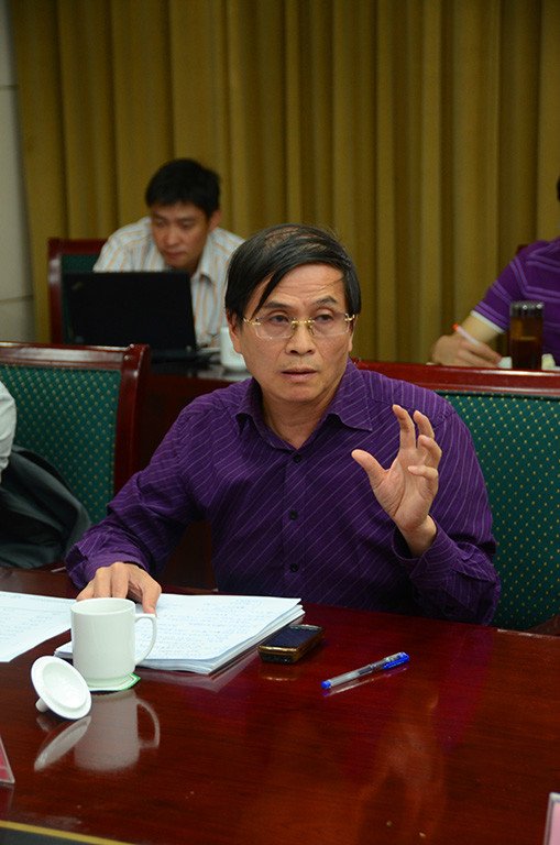 专家组成员北京林业大学教授张大红向研建单位提出指导意见