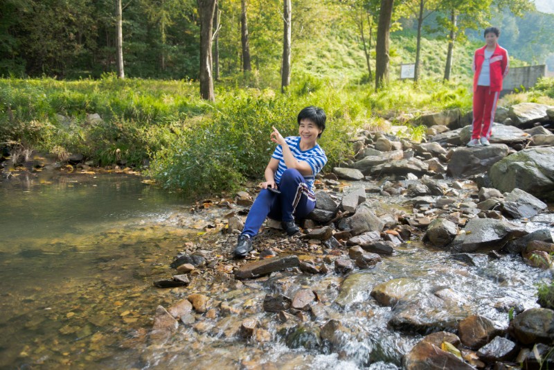 泉水清澈