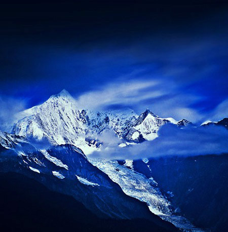 http://pic1.arkoo.com/xhat/picture/p19hs9u9dr1r8p1f4r159t1g503cvv.JPG