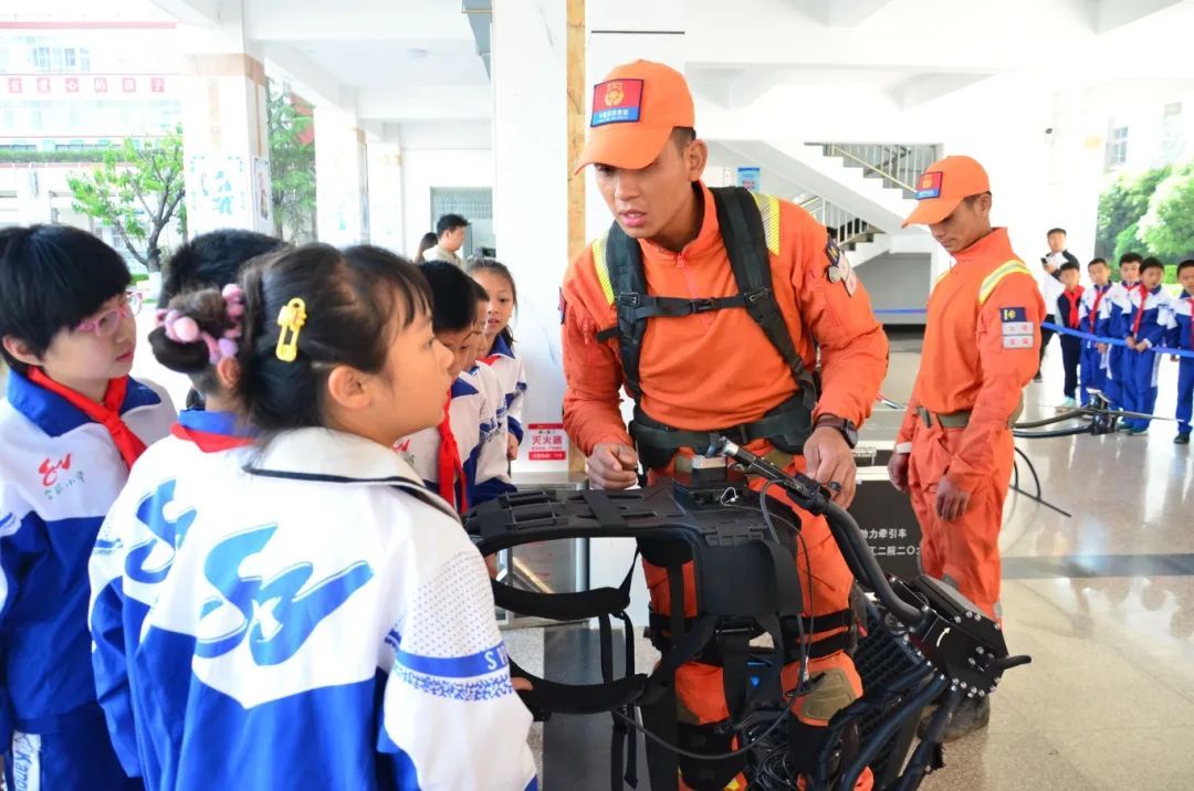 当前位置:关注森林>地方林草动态>云南>正文任葭大理州实验小学 学生