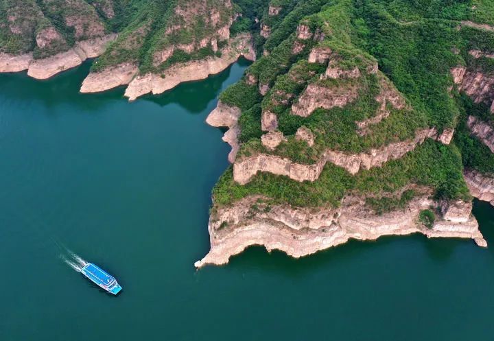 这是在河南省济源市拍摄的黄河三峡景色(2024年5月28日摄,无人机照片)