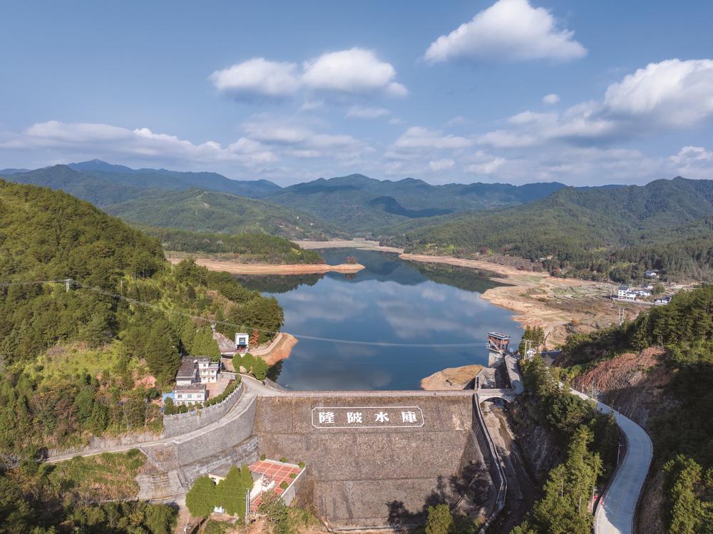 山海赤子寸心千古