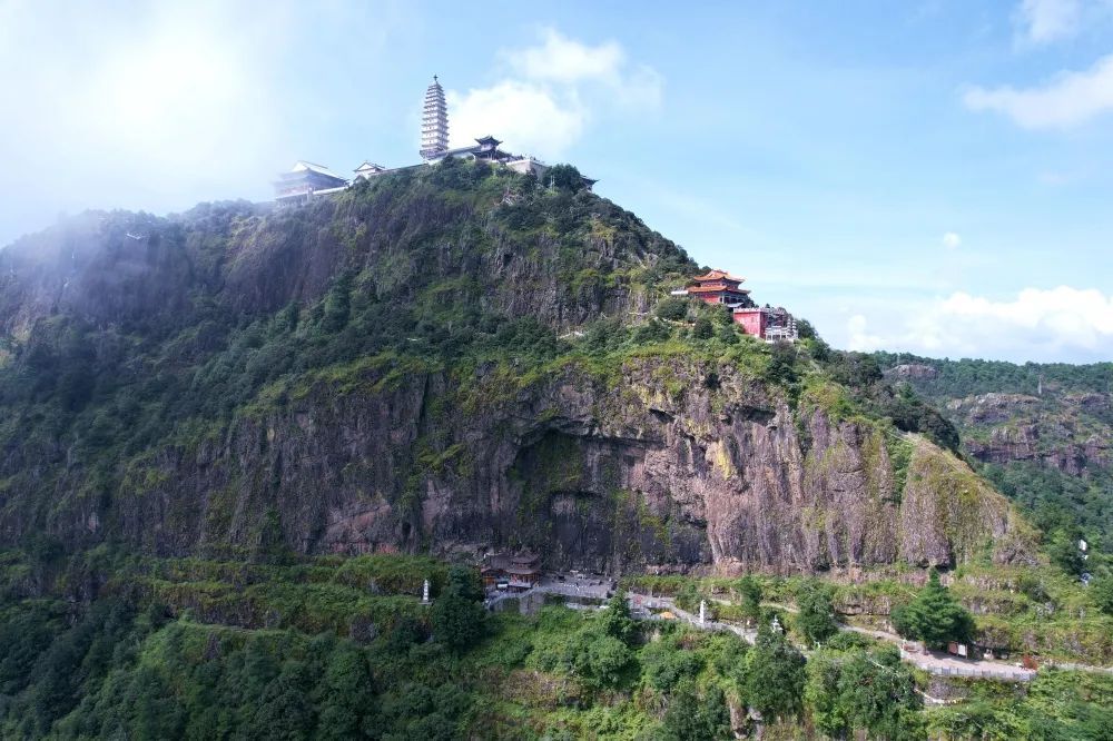 >雲南>正文華首門是雞足山最神聖的地方,迦葉尊者就在這裡