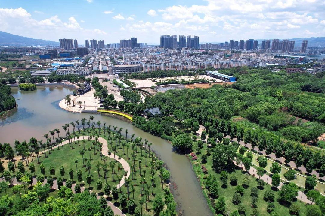 当前位置:关注森林>地方林草动态>云南>正文"弥勒市全面践行绿水青山