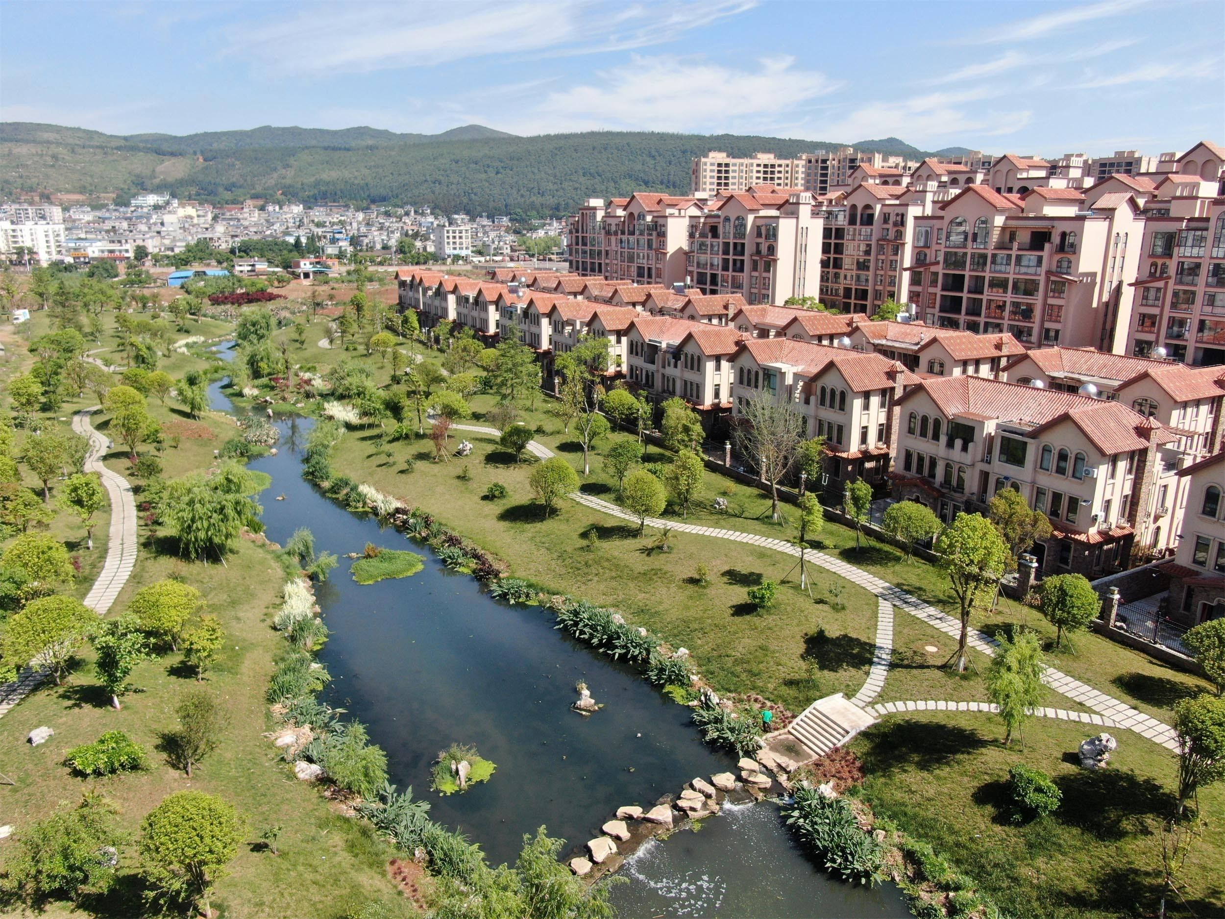 水環境綜合治理,下段幸福河北溪河帶狀景觀公園建設以及鳳泉湖公園