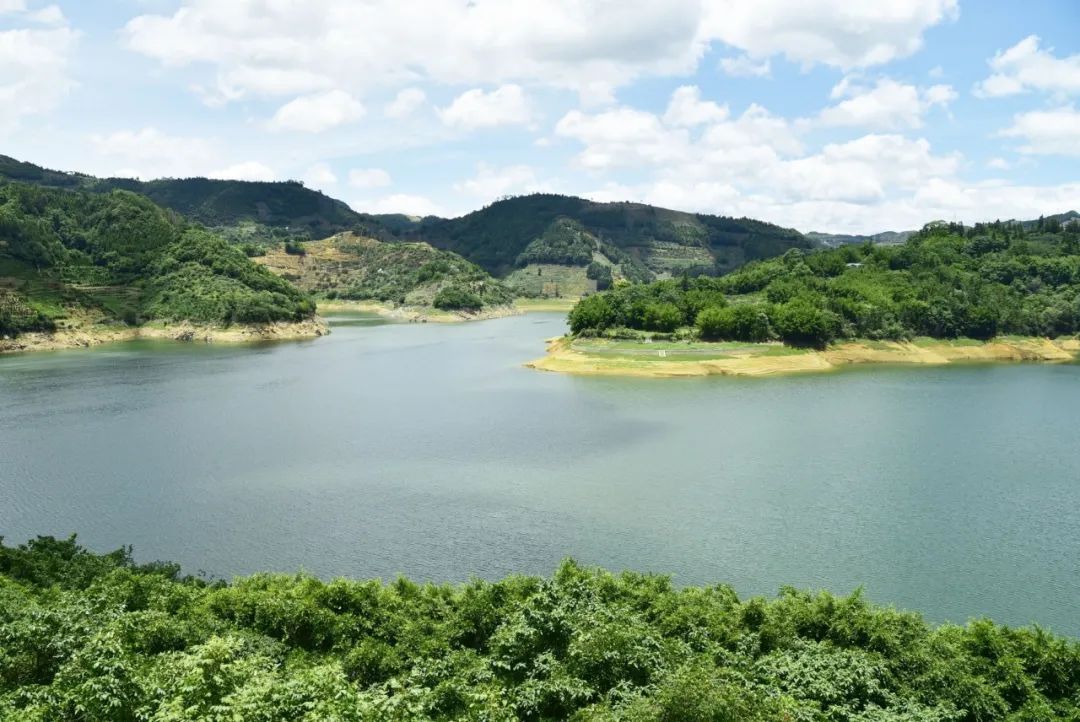 云南红河呵护绿水青山收获金山银山