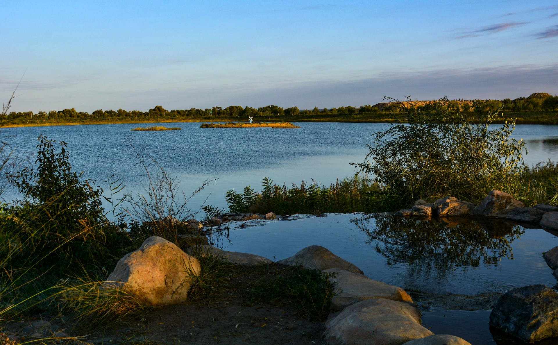 宁夏盐池哈巴湖景区图片