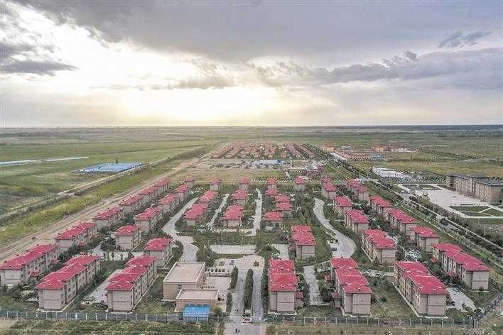 新疆兵团三师五十四团托起美丽乡村梦