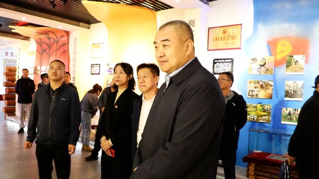 位置:关注森林>地方林草动态>大兴安岭>正文林业局党委副书记赵正辉