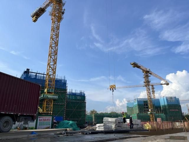 分>正文位于坪山大道与禾瑞路交叉口东北侧的佳华沙湖广场主体工程上