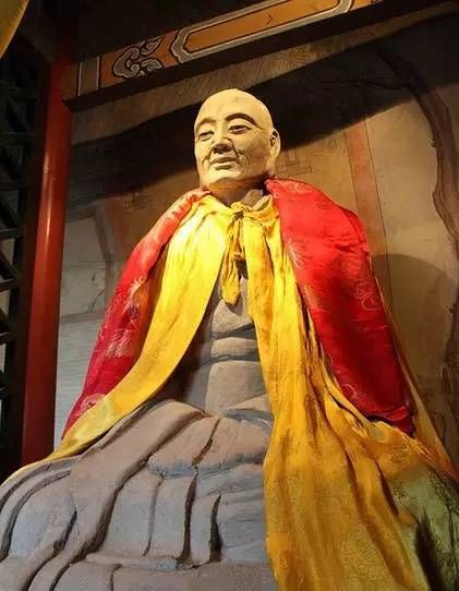 山西一小寺庙里竟有至少15座肉身佛